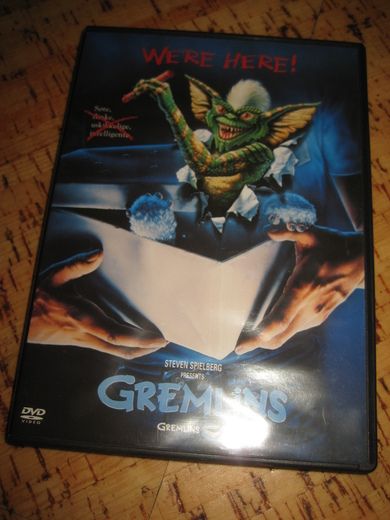 GREMLINS 102 MIN 15 ÅR