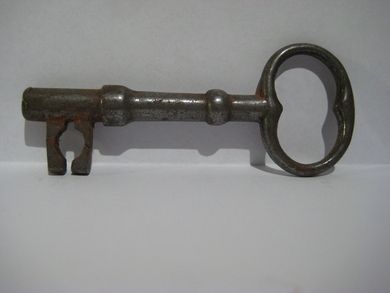 Treng du en gammel nøkkel? Ca 8.9 cm lang.