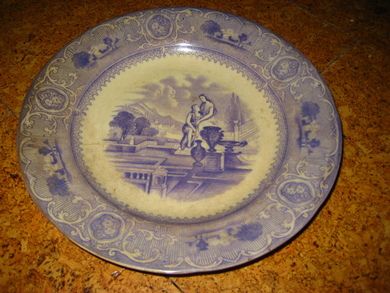 Meget gammel og dekorativ tallerken flat