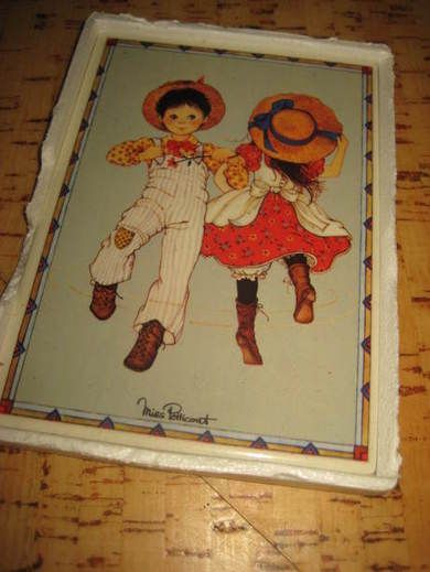 Vilbo Card pent bilde i porselen ca 10*15 cm stort