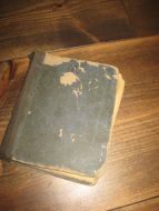 Slitt katekisme fra 1800 tallet, noen blad borte. Nostalgidk. 