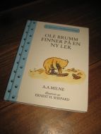 OLE BRUMM FINNER PÅ EN NY LEK. 1993.