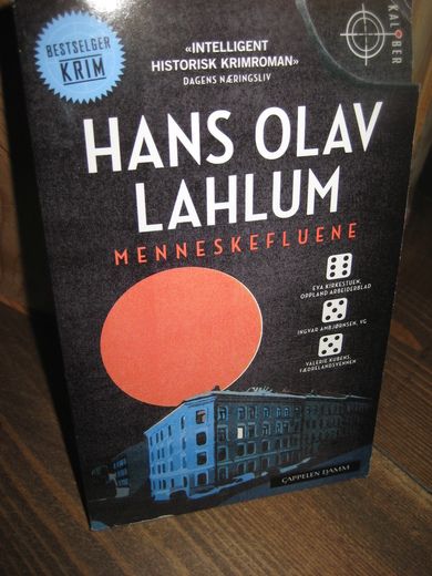 LAHLUM: MENNESKEFLUENE. 2011.