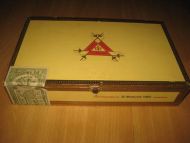 Finereske 25 MONTE CRISTO TUBOS HABANA . CUBA. Meget pen. Ca 28*18*5 cm stor. 