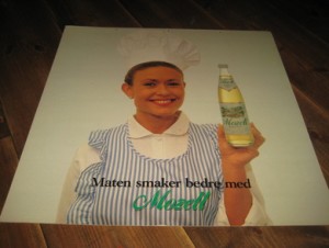 Reklameplakat,  Maten smaker bedre med Mozell, 80 tallet. 