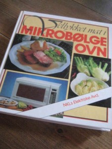 Vellykket mat med MIKROBØLGEOVN. 1991.