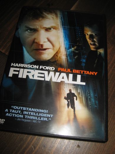 HARRISON FORD: FIREWALL 101 MIN 15 ÅR