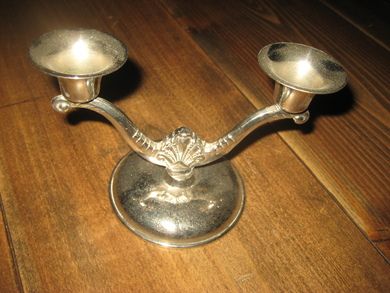 Lysestake 2 arma 9 cm høg