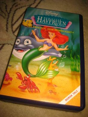 DEN LILLE HAVFRUEN. EN FRYKTELIG STOR HEMMELIGHET. 1993, 45 MIN.