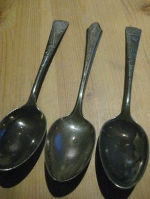 Lot på 3 gamle skeier selges under ett