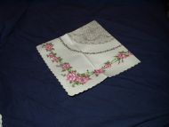 Serviett med blomstermotiv fra eldre samling