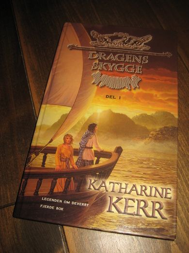 KERR: DRAGENS SKYGGE. Bok nr 5, 1. del. 2000.