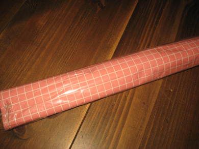 Ubrukt rull hyllepapir eller bokomslag fra 80-90 tallet 48 5 cm *5 meter dette er rull nr H 18