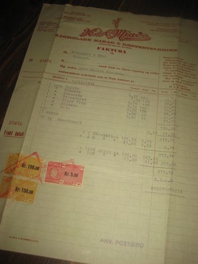 Minde SJOKOLADE - KAKAO & KONFEKTFABRIKK 12 11 1954 med kr 205 i stempelmerker