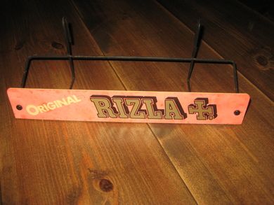 Butikk utstyr for salg av RIZLA + 60 tallet