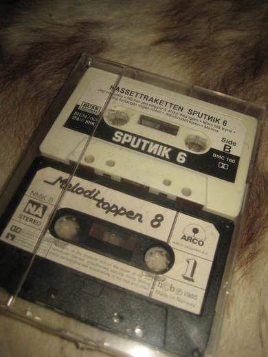 Lot med 2 kassetter SPUTNIK 6 og MELODI TOPPEN 8 1985