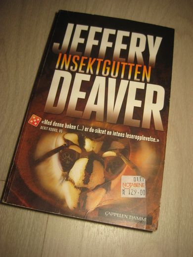 DEAVER: INSETTGUTTEN. 2010.