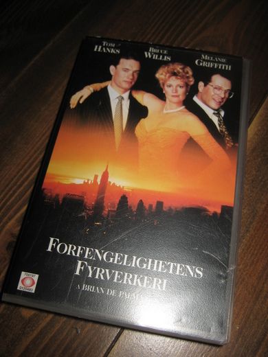 FORFENGELIGHETENS FYRVERKERI 1990 15 ÅR 127 MIN