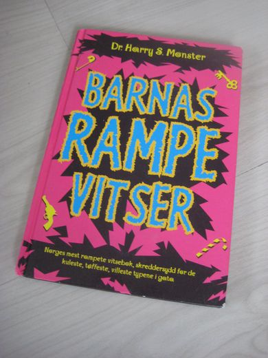 BARNAS RAMPE VITSER. 2000.