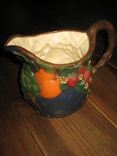 Stilig dekorativ mugge Ca 20 cm høg 24 cm brei