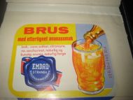 Strøken etikett fra Emdals Mineralvannfabrikk Stranda: BRUS med etterligna annanassmak 60- 70 tallet
