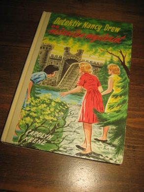 KEENE CAROLYN: Detektiv Nancy Drew og månesten mysteriet Bok nr 40