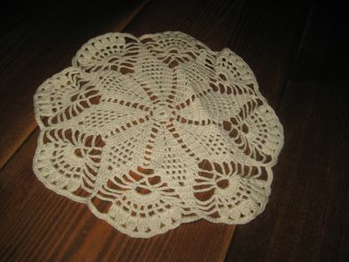 Pen hekla rund duk ca 21 cm i diameter