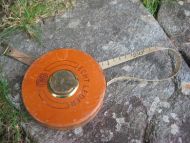 Måleband fra skule på 40-50 tallet