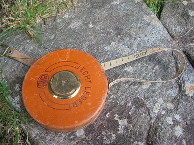 Måleband fra skule på 40-50 tallet