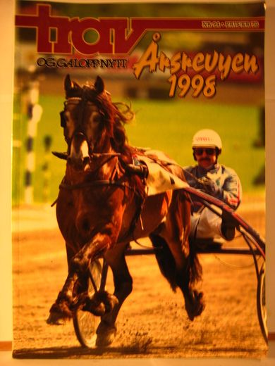 1998 nr 094 TRAV OG GALOPPNYTT Årsrevyen 1998