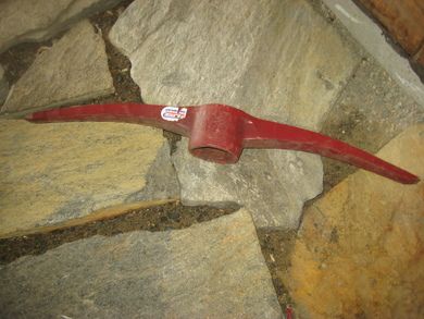 Ubrukt hakke fra eldre dager merka NORGE REDSKAP