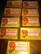 Lot med etiketter fra Stranda Saftpresseri, 60-70 tallet. 