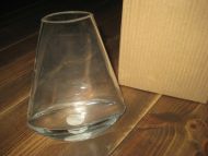 Pen, ubrukt  glassvase. 70 tallet.