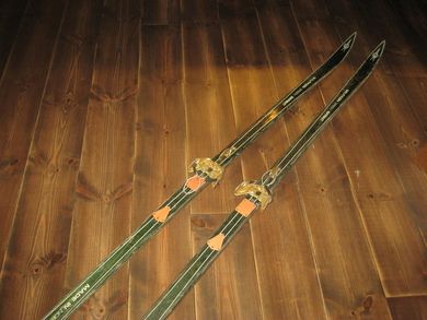 Eldre langrennsski SPLITKEN GREEN SPRINT 60 tallet?