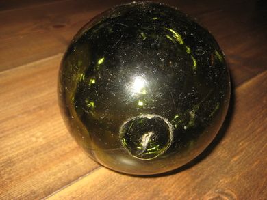 Pen mørk grønn kavlkule fra tidleg 1900 ca 12 cm i diameter