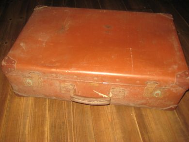 Gammel stor koffert EKTE VOLKANFIBER PRODUSERT AV UNICA OSLO 50 tallet Ca 70*46 cm stor 20 cm djup