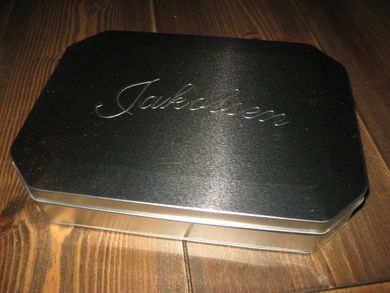 Meget pen blikkseke merka Jacobsen Ca 26*19 cm stor 4 5 cm høg