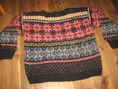 Heimestrikka genser størrelse L