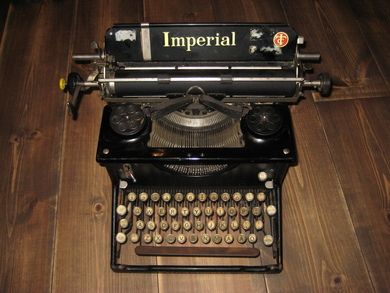 Imperial skrivemaskin fra Imperial Typewriter Co, Ltd, Leicester, England.