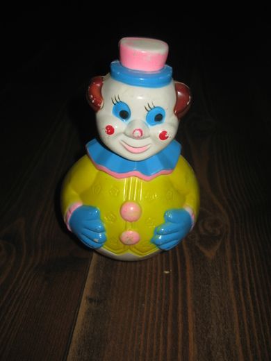 Eldre spilledåse / rangle i hardplast 60 tallet