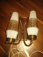 Meget pen dobbel vegglampett fra 60 tallet hel og pen med ledning som fungerer