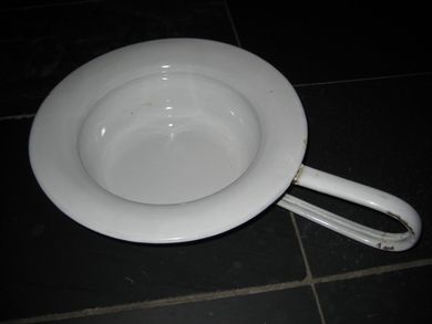 Emaljert bekken fra 30-40 tallet