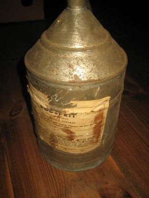 Gammel RØDSPRIT kanne 30-40 tallet Ca 27 cm høg