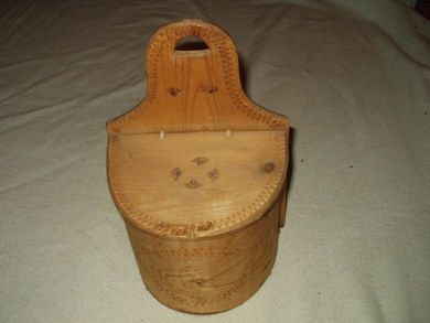 Gammel mjølboks for oppheng på vegg