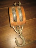 Blokk med solid krok ca 34 cm totalt med krok 70 tallet