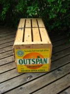 Appelsinkasse i tre 2 delt OUTSPAN ORANGES fra Union of Sout Africa 1957