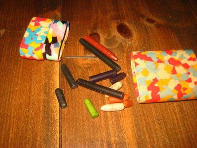 Boks med gamle tegnesaker 50-60 tallet