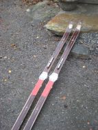 Eldre ÅSNES ski med kandahar binding, stropp mangler, men dette kan nok finnes, 189 cm lange, 60 tallet.