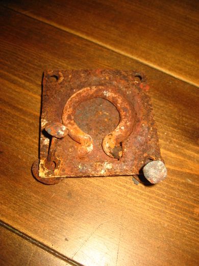 Løftering for luke, 1800 tallet. Ca 9*9 cm stor plate. 