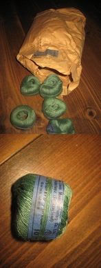 Stor pose med ubrukte bunter med skomakertråd selges under ett masse bunter i denne pakken 30 -40 tallet Dette er pakke nr 1